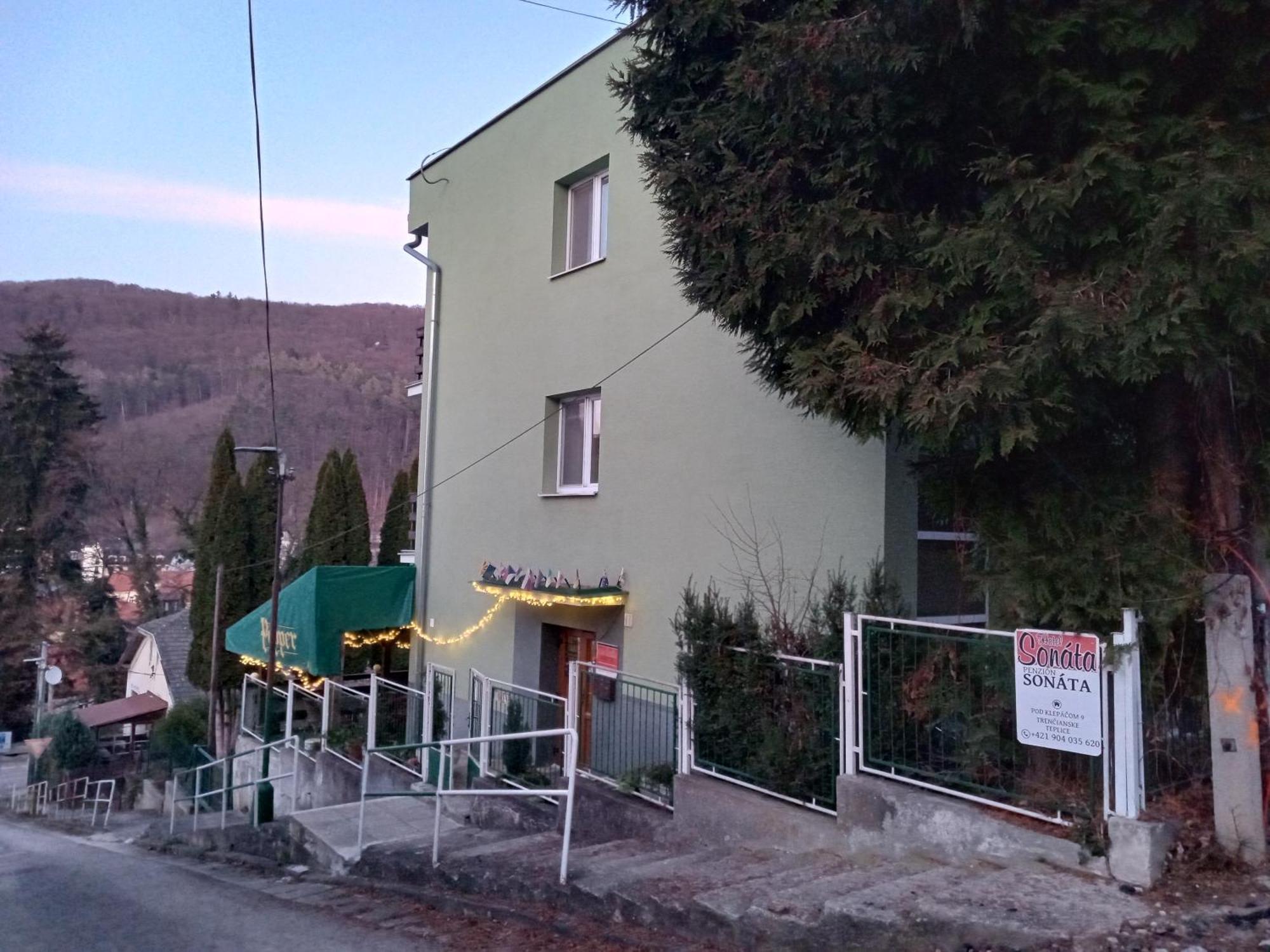 Garni Hotel Sonata Trencianske Teplice Exterior photo
