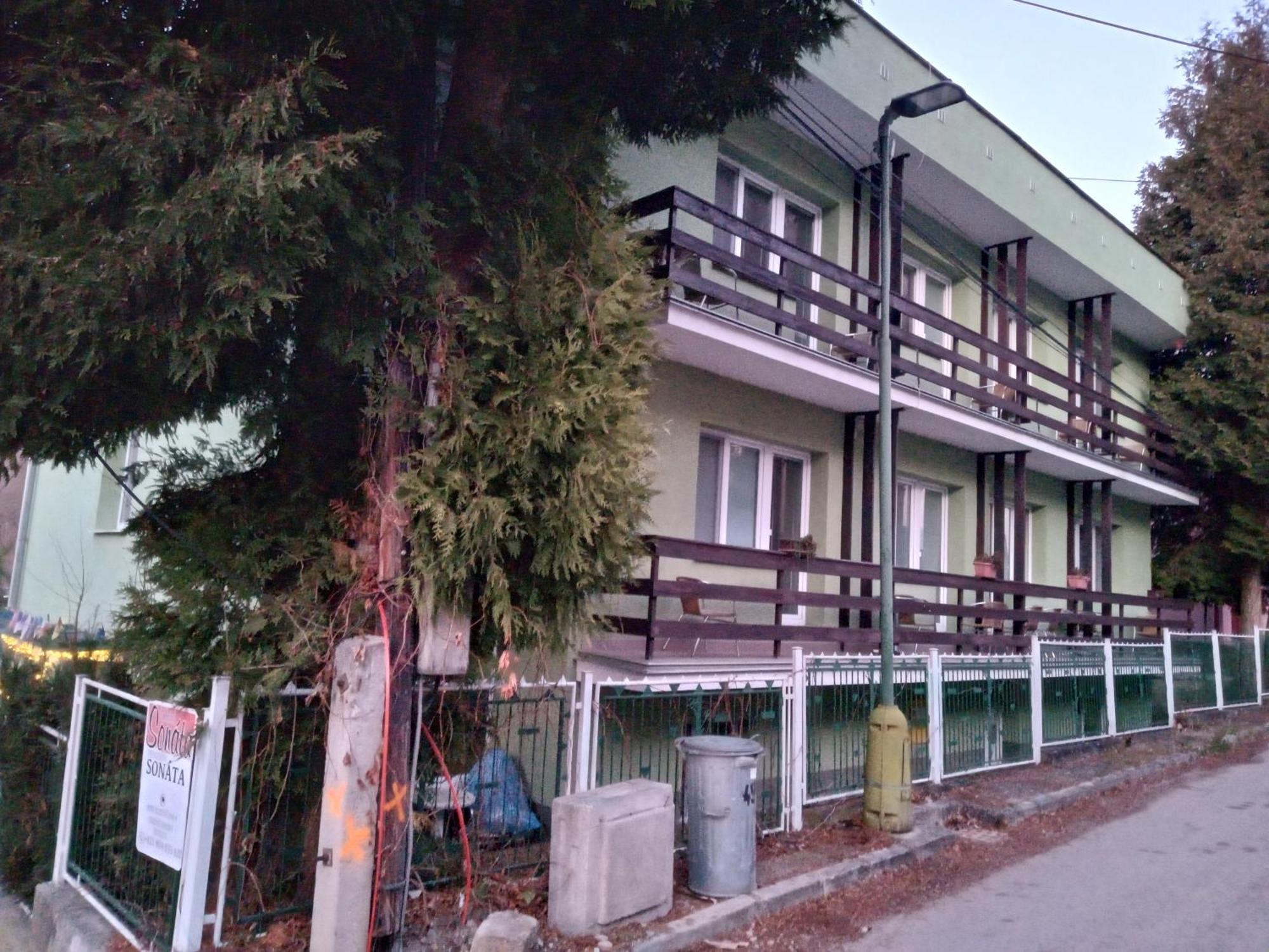 Garni Hotel Sonata Trencianske Teplice Exterior photo