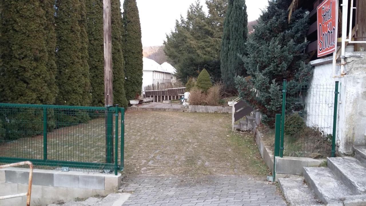 Garni Hotel Sonata Trencianske Teplice Exterior photo